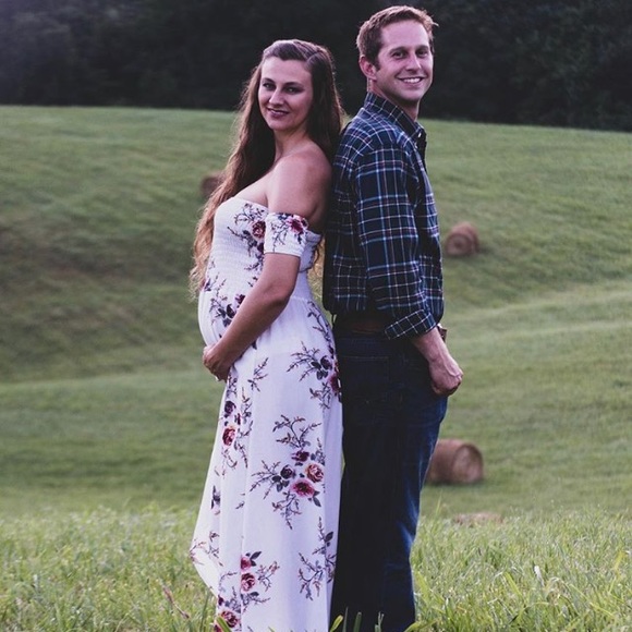 🌻 Floral Off The Shoulder Maxi Dress! - Picture 8 of 8